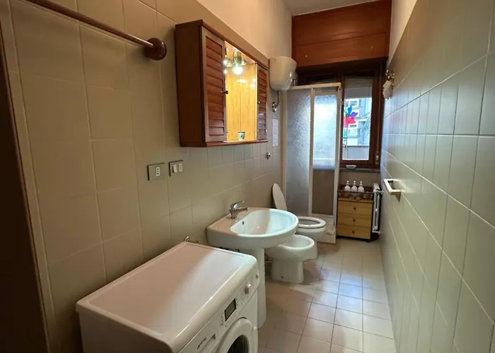 6 People, 3 Parking Spot, Balconies, Metro B Apartment