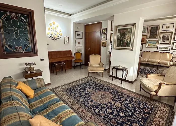 6 People, 3 Parking Spot, Balconies, Metro B * Rome