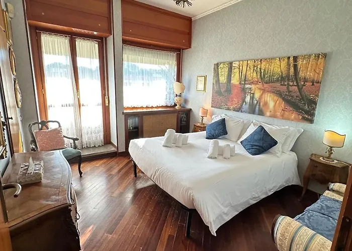 Apartment 6 People, 3 Parking Spot, Balconies, Metro B Rome