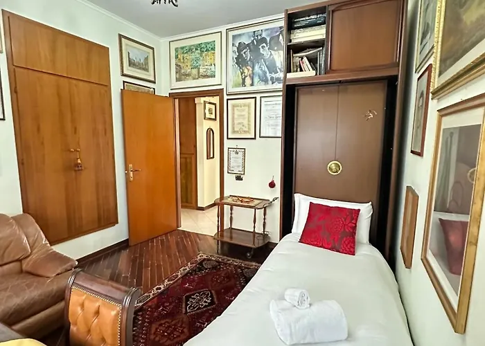 6 People, 3 Parking Spot, Balconies, Metro B * Rome