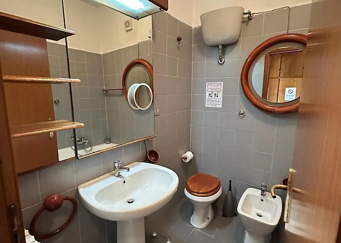 6 People, 3 Parking Spot, Balconies, Metro B